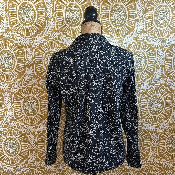 Frank & Eileen Silvio Untackable Button Up Shirt Black/White Floral Outline XS - Picture 9 of 11